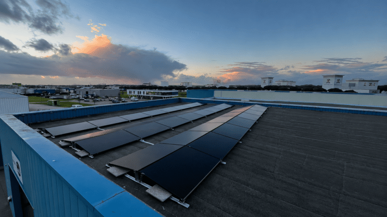 Installation panneaux solaire entreprise